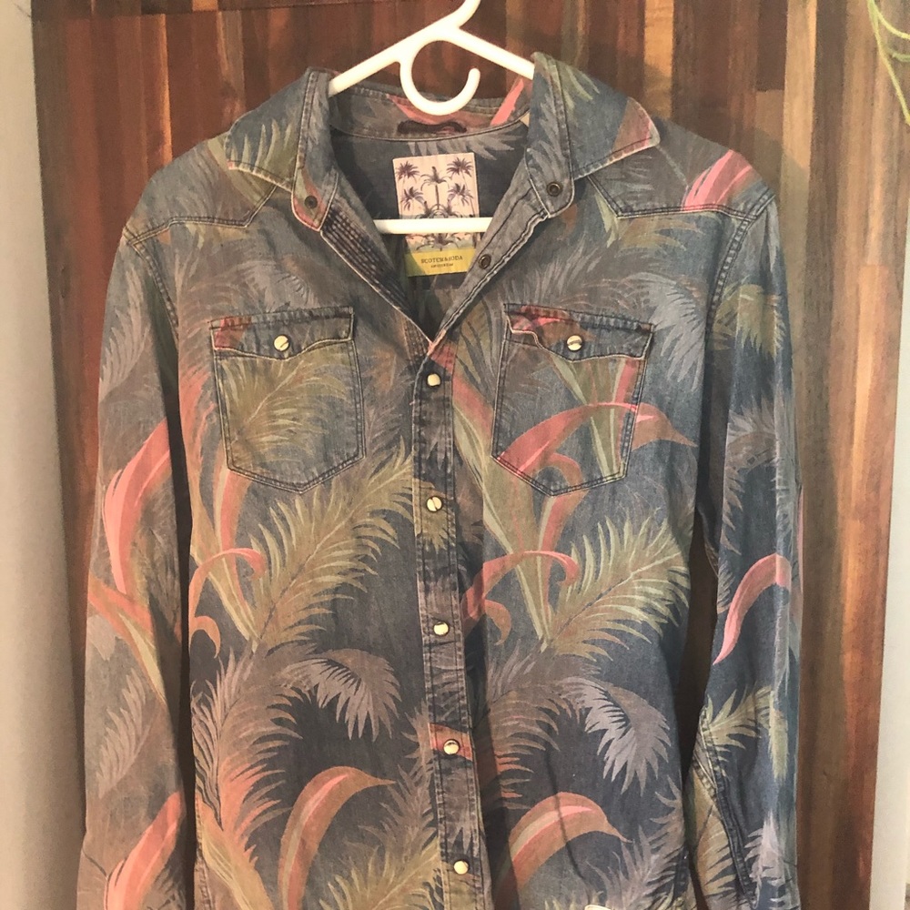 Like new scotch & soda button up